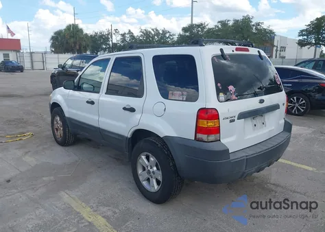 2005 Ford Escape Xlt z USA, uszkodzony, nr VIN 1FMYU031X5KB23968